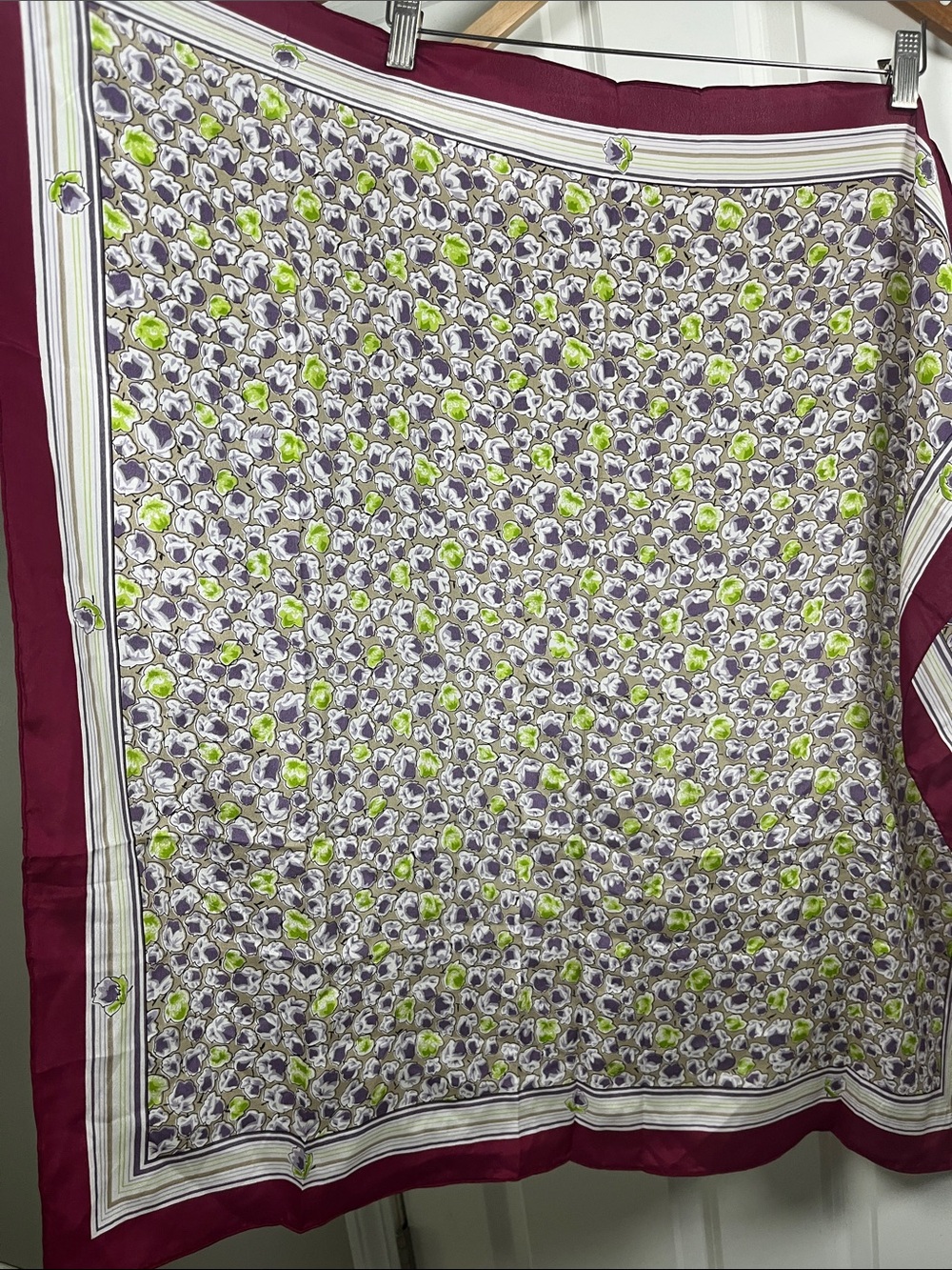 𝅺100% silk hand rolled floral scarf vintage  31”" by 31”